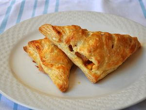 20120808-wakeandbake-easy-peach-turnovers.JPG