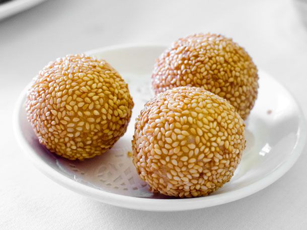 20141001-chinese-bakery-sweets-sesame-balls.jpg