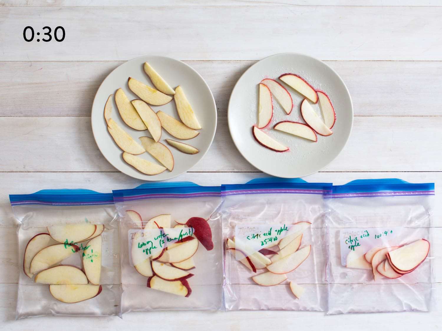 Comparison of bags of cut apples after 30 seconds.