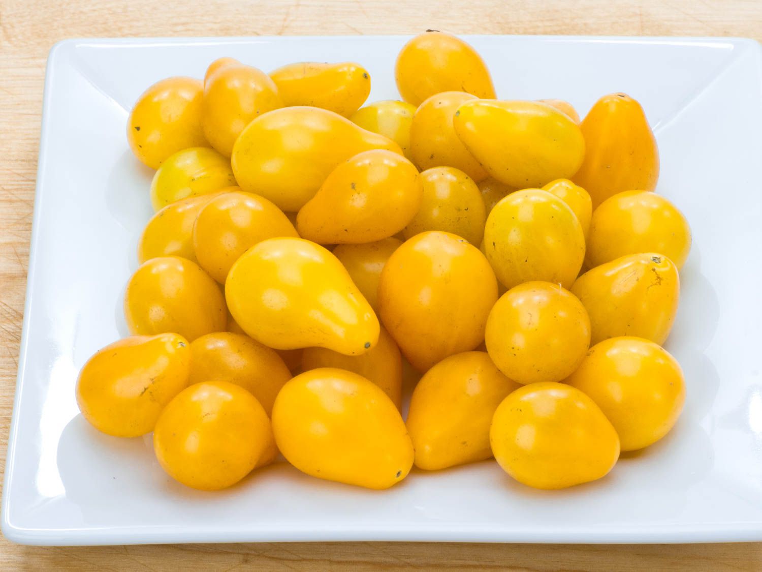 20150622-tomato-guide-yellow-pear-shutterstock.jpg