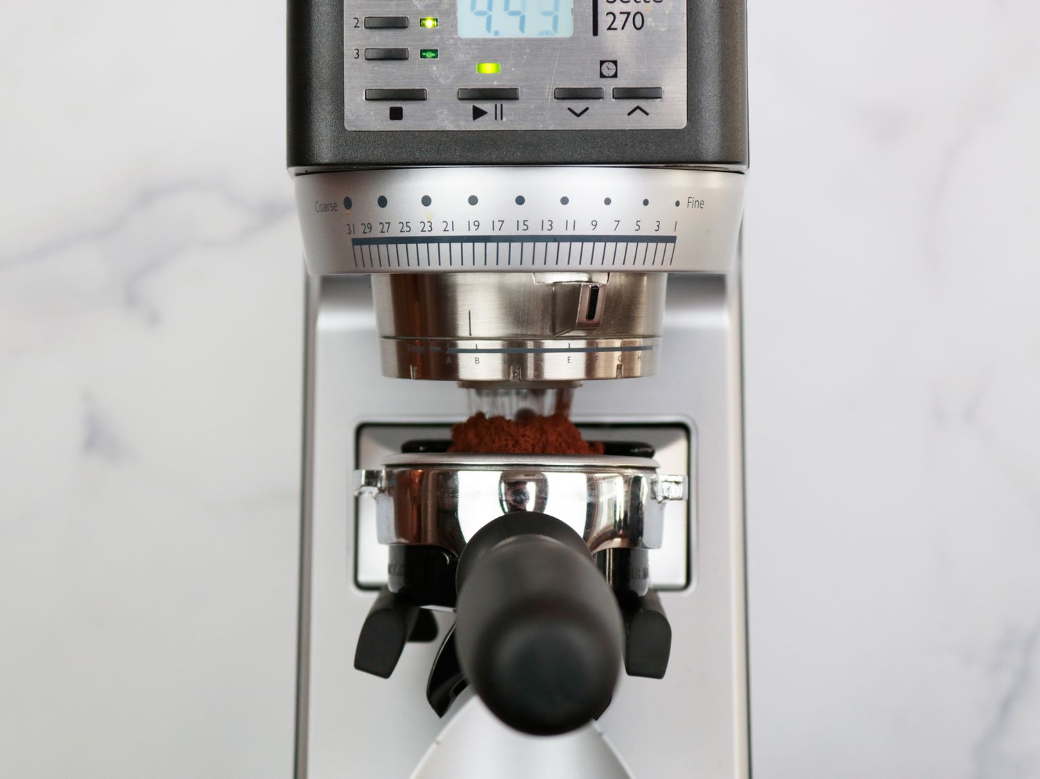 a Baratza Sette 270 grinding directly into a portafilter